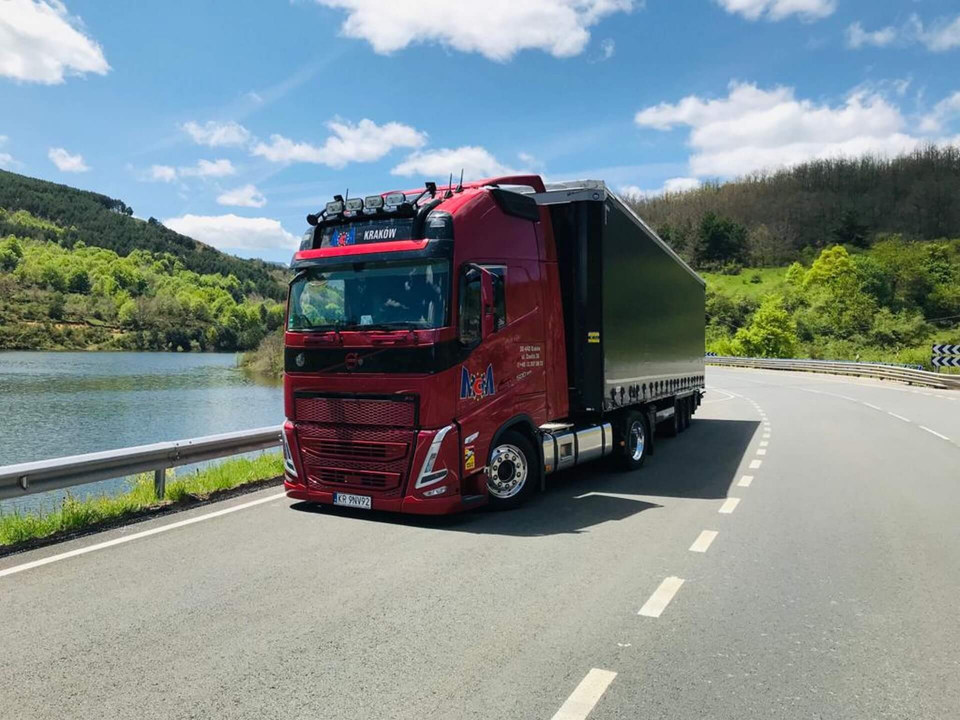 4574996e-c9f5-4774-8d02-9bec59b3223e